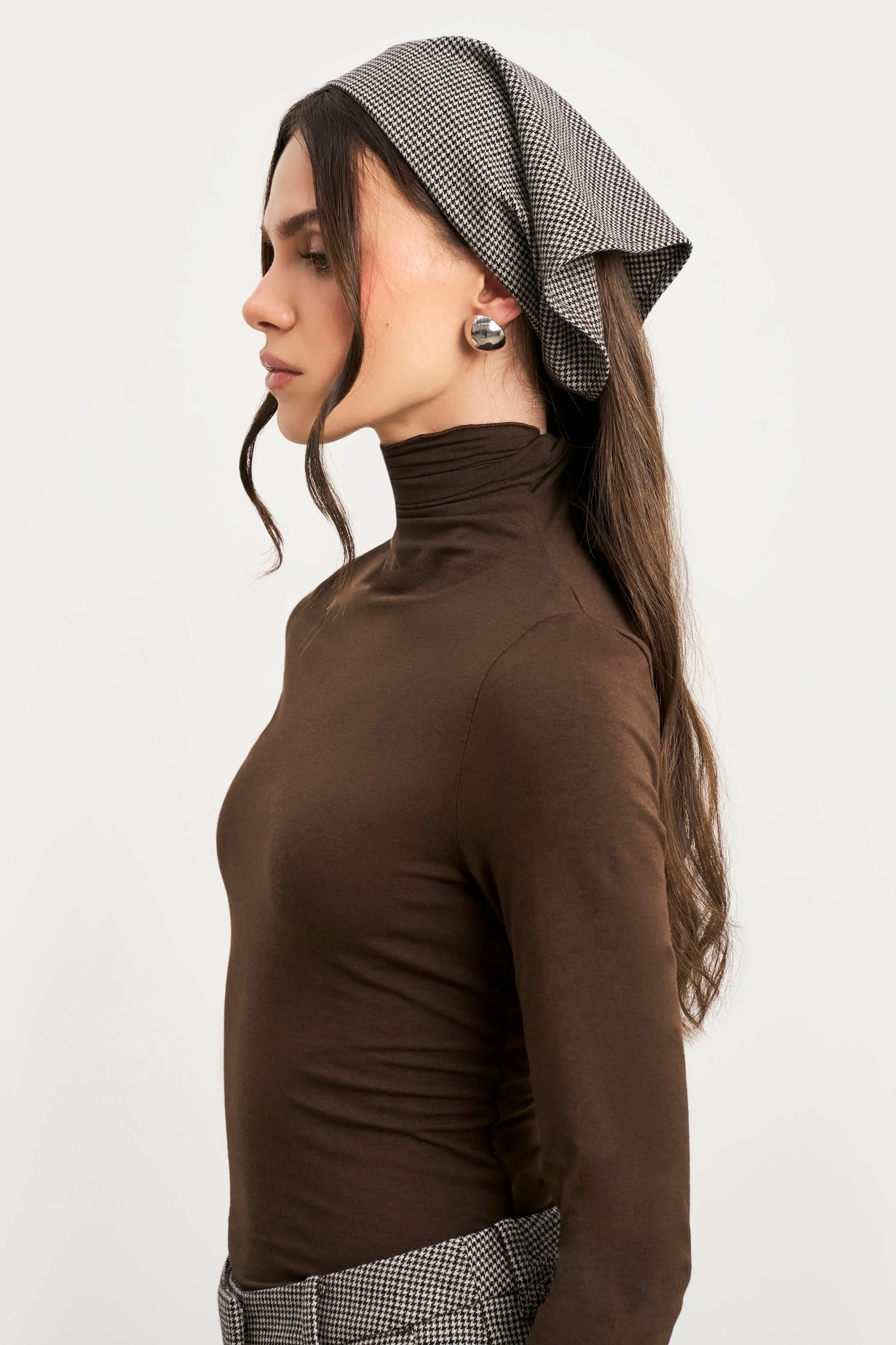 Houndstooth Triangle Scarf - Houndstooth - Image 3