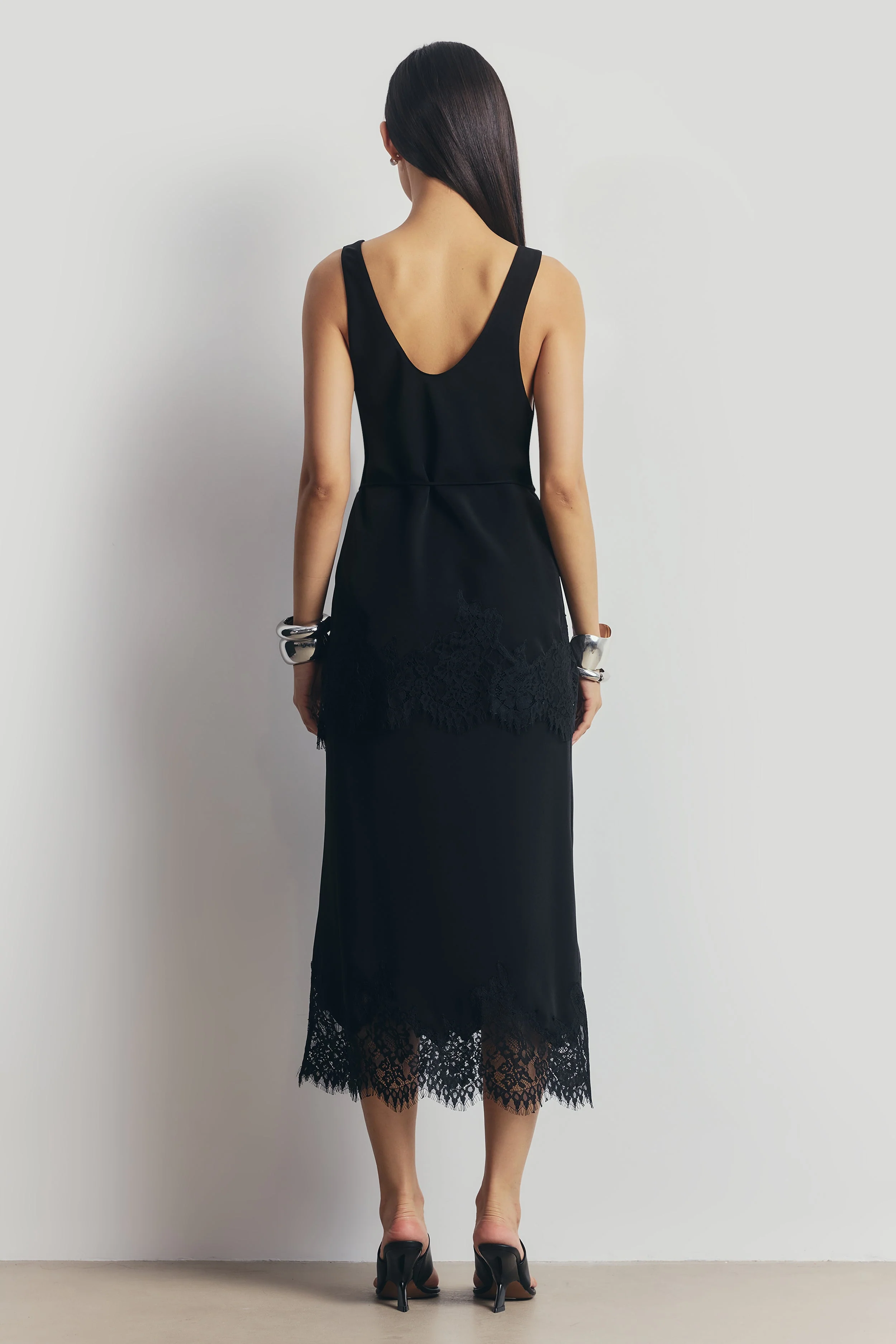 Lace Hem Scoop Neck Longline Top - Black - Image 9