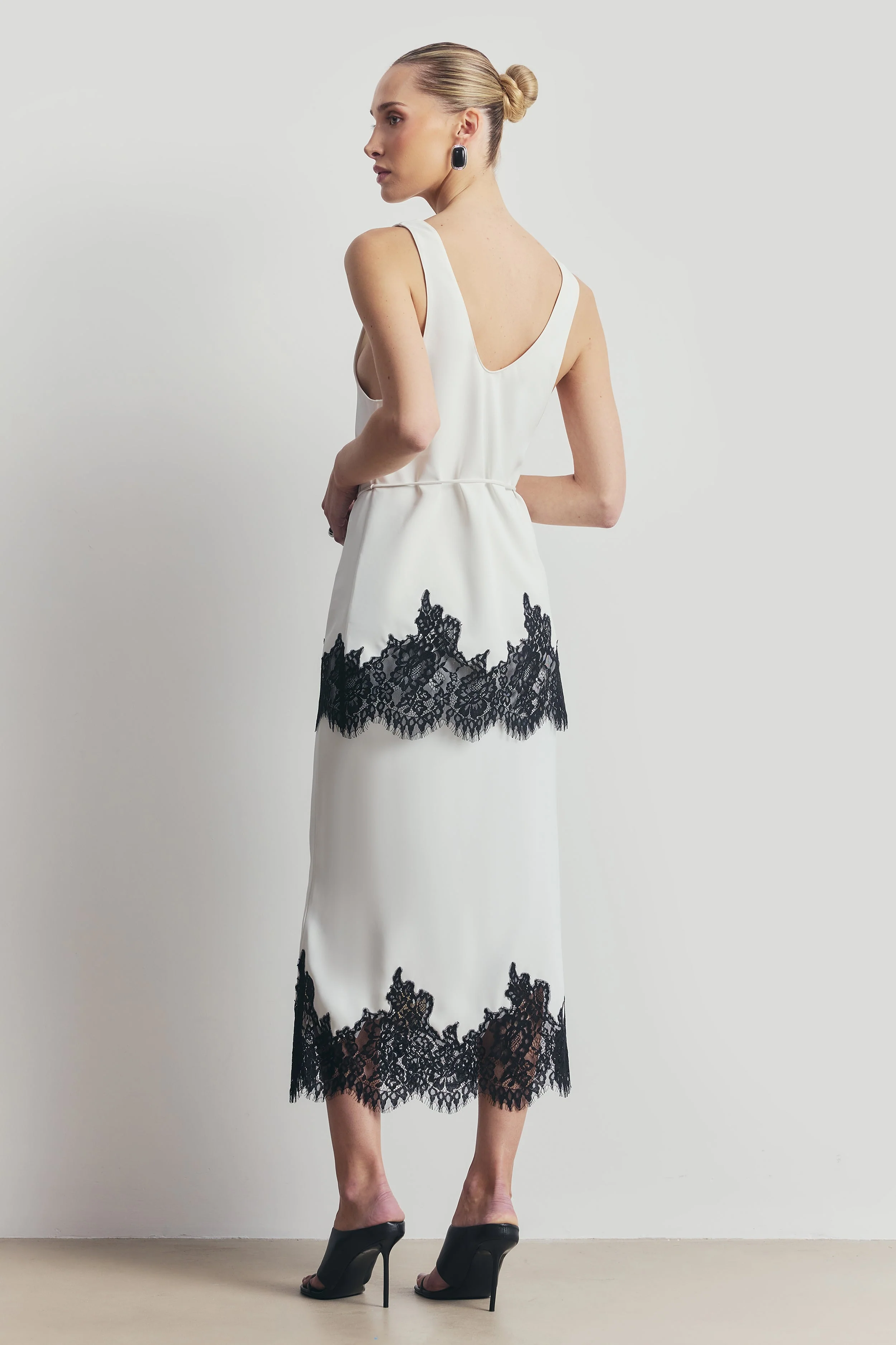 Lace Hem Scoop Neck Longline Top - White - Image 9