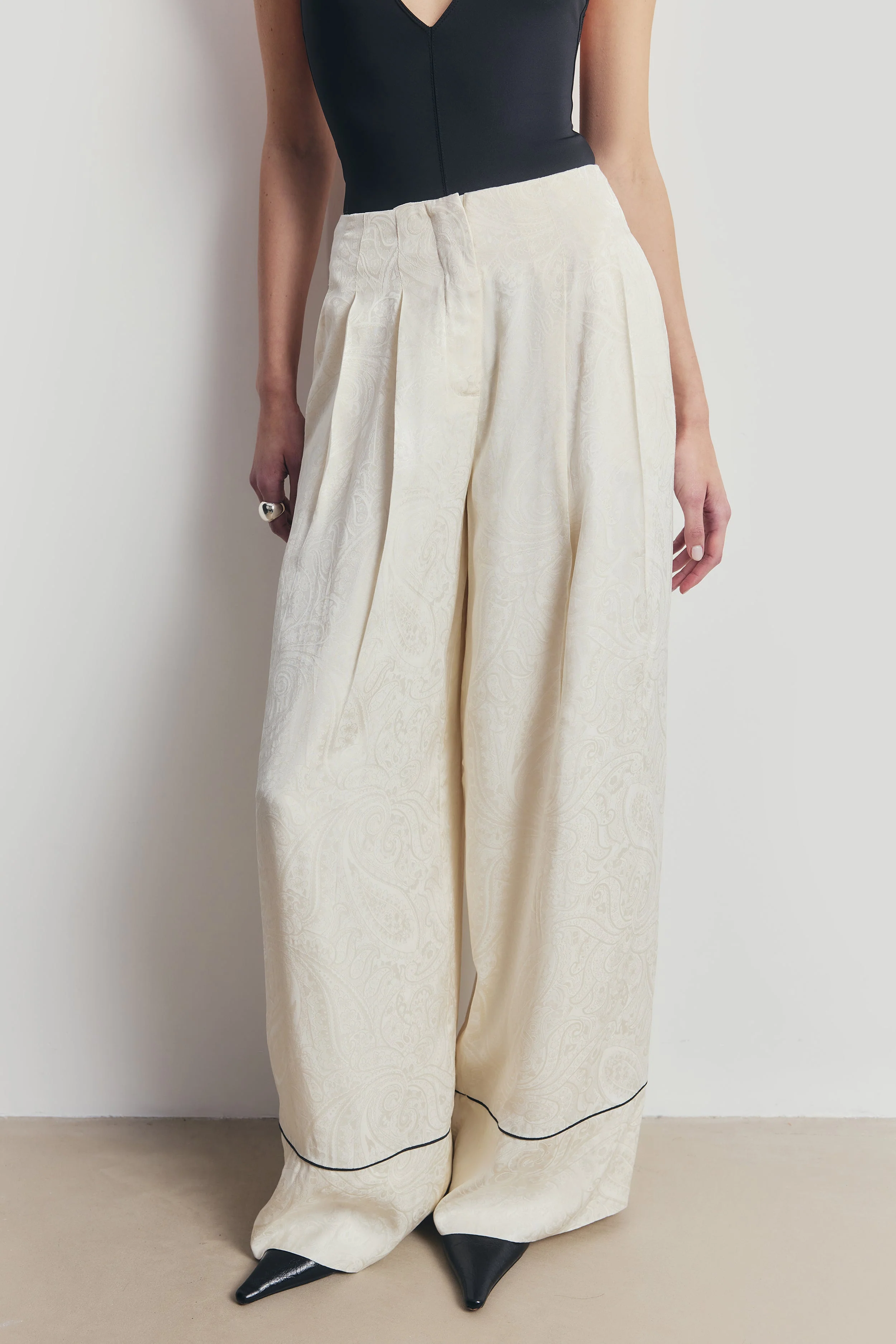 Pleated Jacquard Wide Leg Trousers - Cream - Image 4