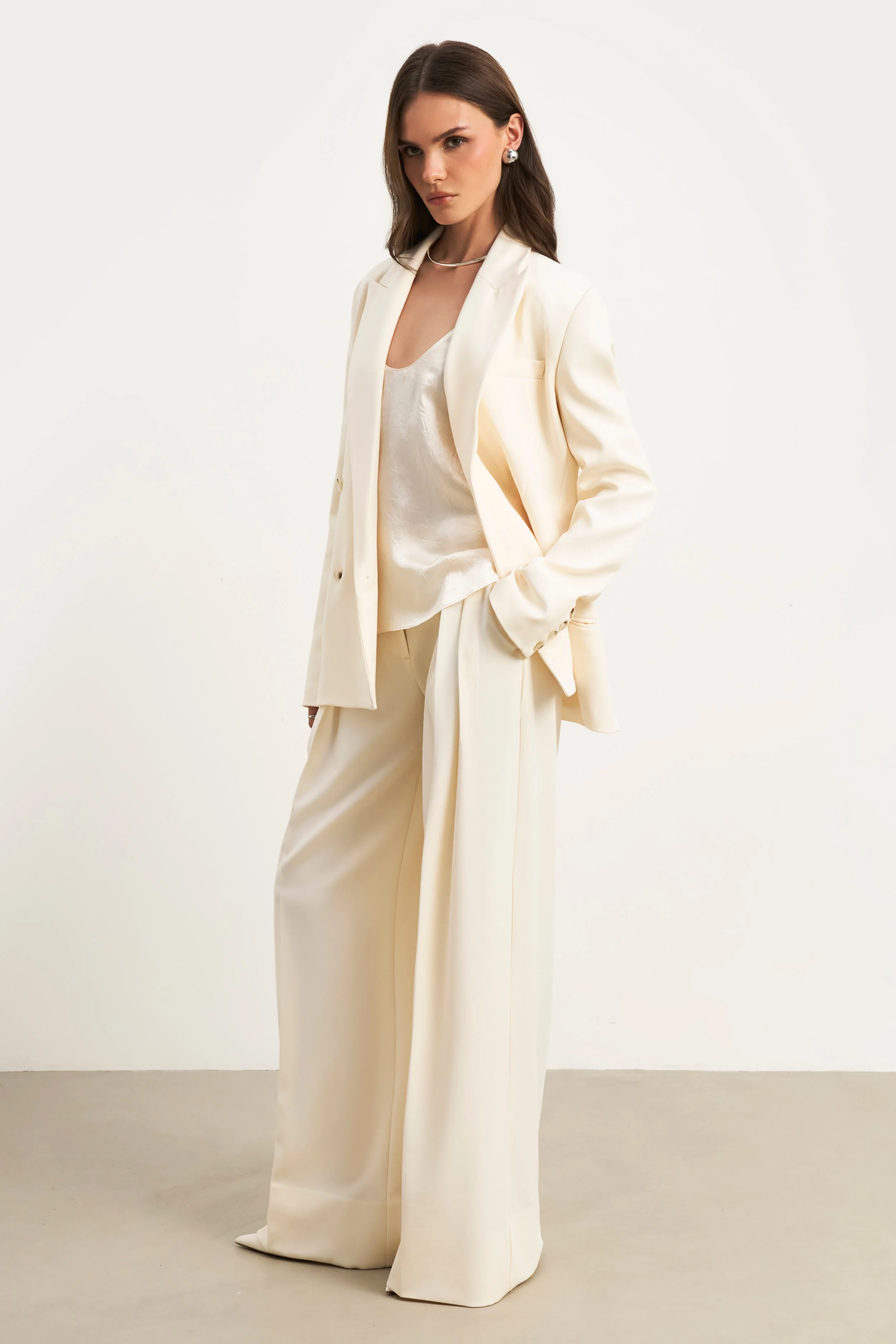 Pleated Ultra Wide Leg Trousers - Cream - Image 4