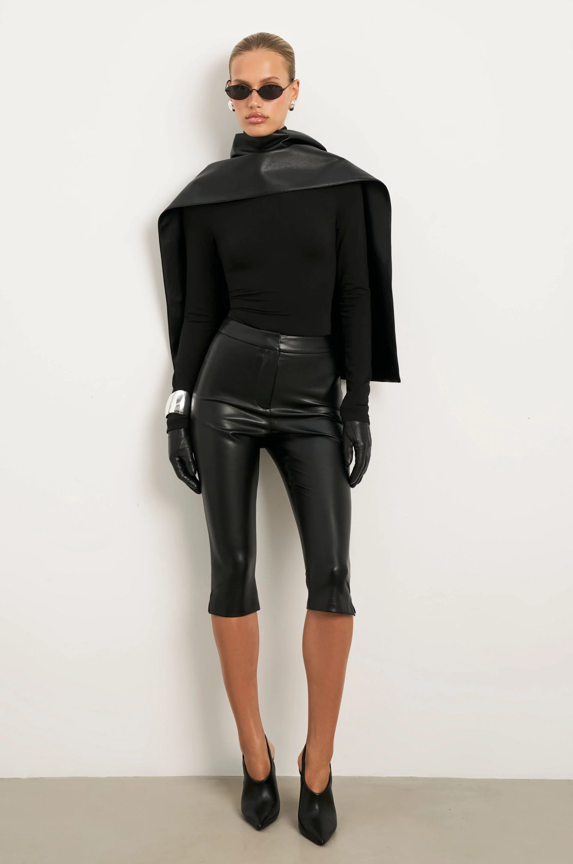 Tailored Leather Capri Leggings - Black - Image 4
